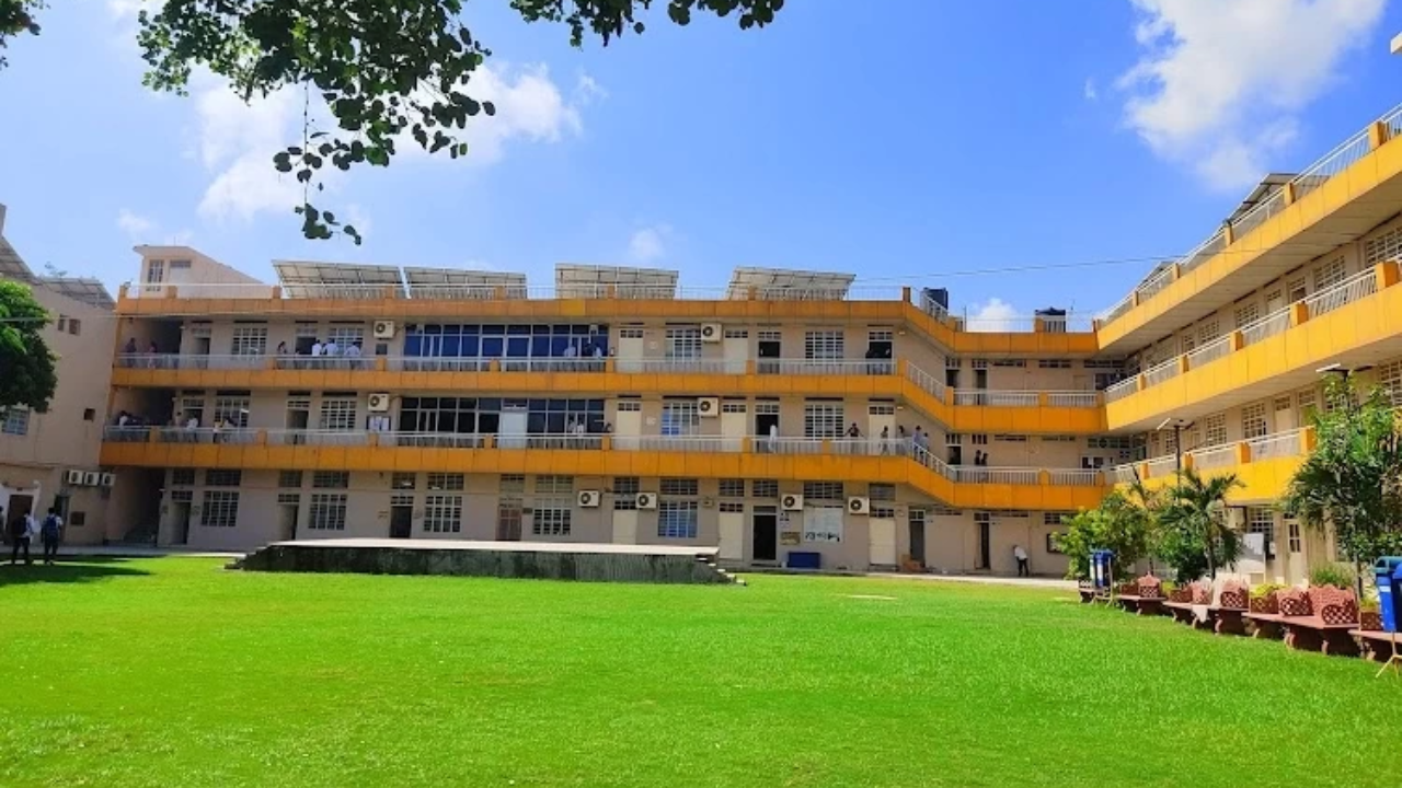 Aggarwal College