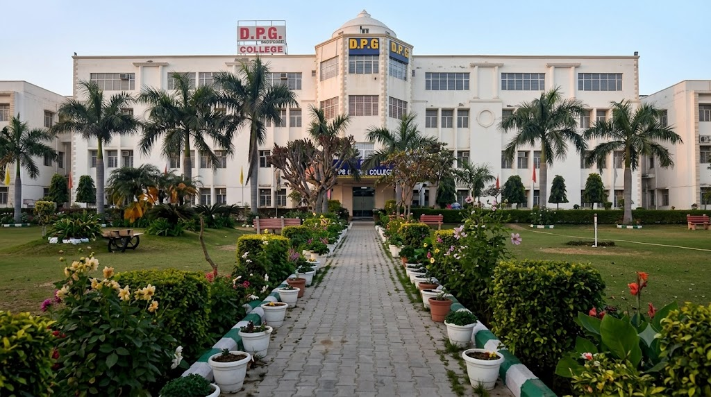 DPG Degree College