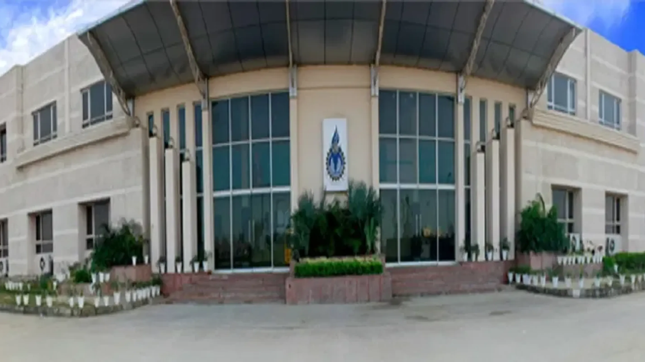 Service Provider of JB Knowledge Park in Delhi, New Delhi, India