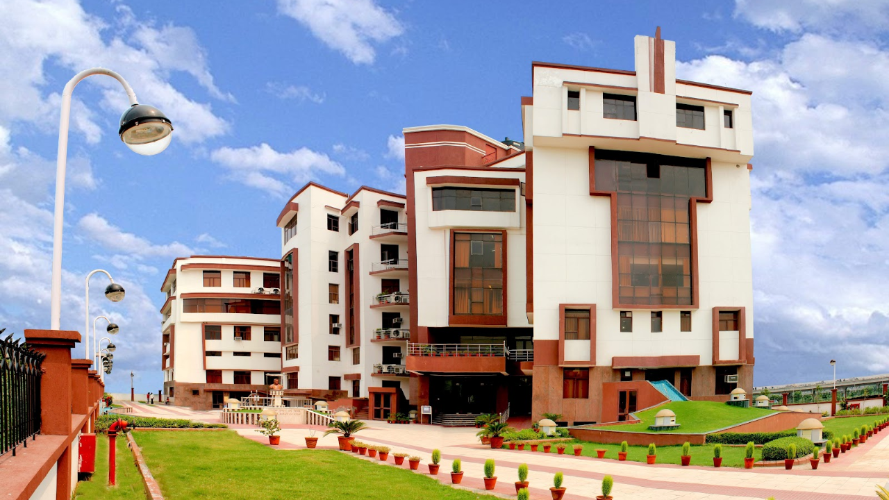 Lal Bahadur Shastri Institute (LBSIM)